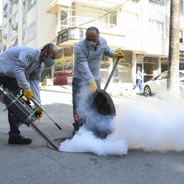 Mersin Büyükşehir Belediyesi kent genelinde haşereyle mücadeleyi sürdürüyor