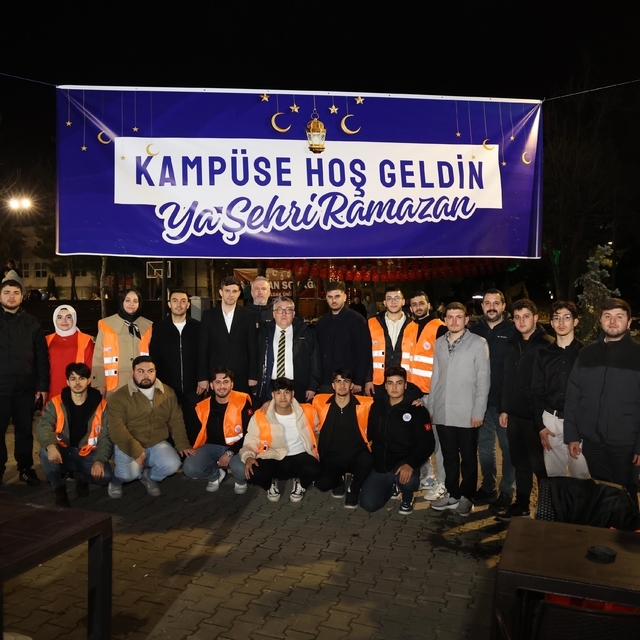 BEUN'da Rektör Özölçer öğrencilerle iftar sofrasında buluştu