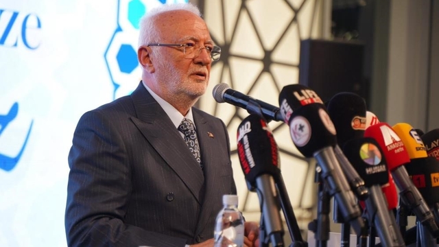 Elitaş, 'Kocasinan Bulvarı' ile ilgili ilk kez konuştu
AK Parti Genel Başkanvekili Mustafa Elitaş:
"Bir tarihi değerin adını değiştirip bir faniye adının konmasını doğru bulmuyorum"