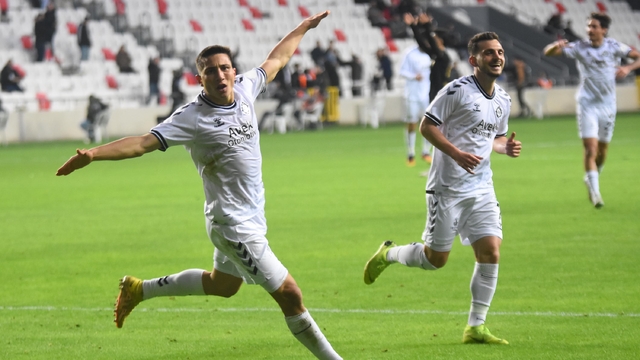 Altay deplasmanda Balıkesirspor'la oynuyor