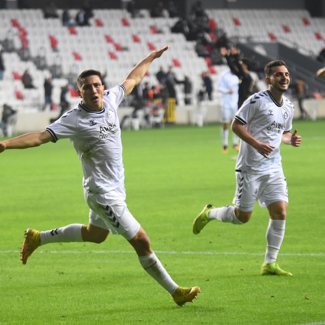 Altay deplasmanda Balıkesirspor'la oynuyor