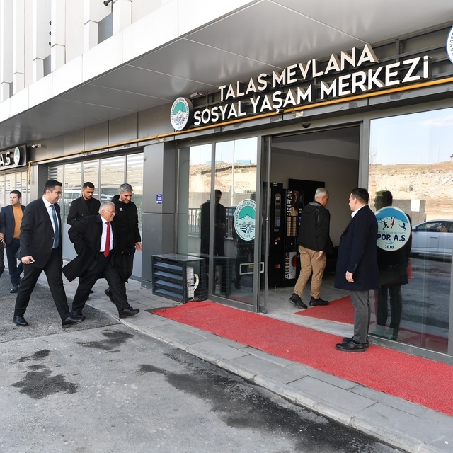 Büyükkılıç ve Boyraz, Talas Mevlana Sosyal Yaşam Merkezi'ni ziyaret etti