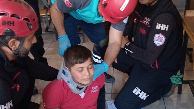 Köyceğiz Atatürk Ortaokulu'nda Afet Tatbikatı gerçekleştirildi