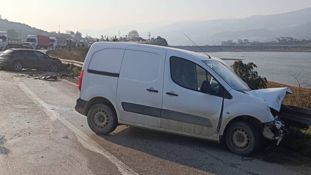 Bilecik'teki 2 ayrı trafik kazasında 2 kişi yaralandı