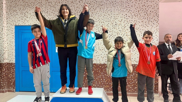 Öğrenciler atletizmde il dereceleri elde etti