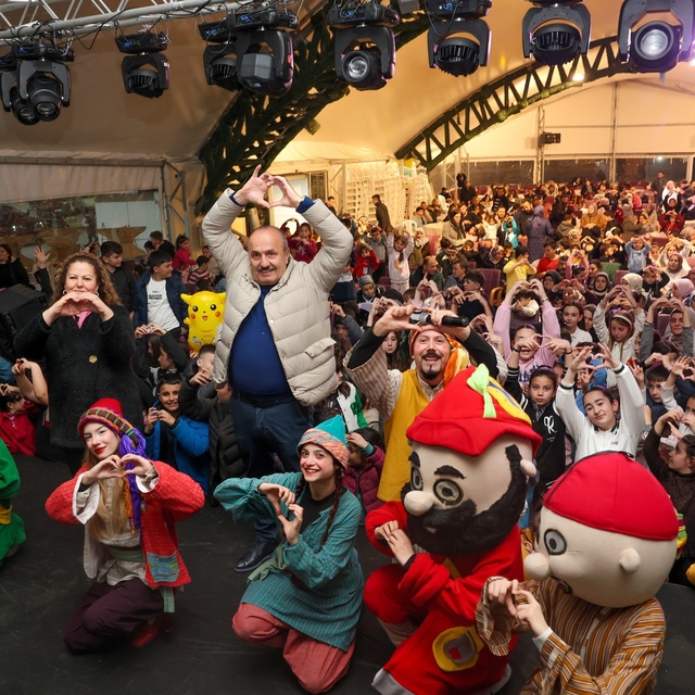 Kastamonu'da çocuklar müzikal gösterisiyle buluştu