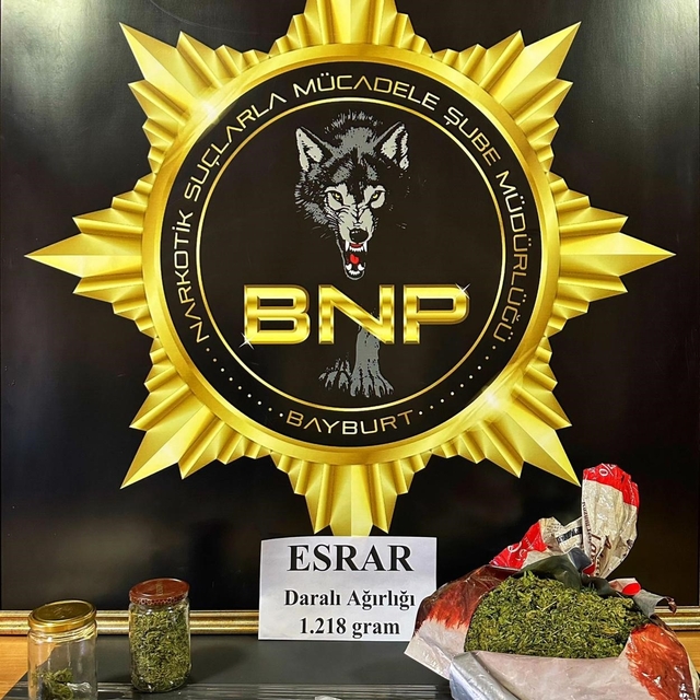 Bayburt'ta 1 kilo 218 gram esrar ele geçirildi