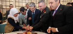 Polislerden özel bireye unutamayacağı doğum günü sürprizi