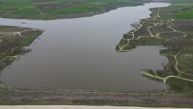 Kuraklıkla suyu çekilen Türkmenli Göleti yağışlarla yeniden dolmaya başladı