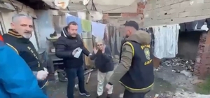 Alman anneden kaçırılan çocuk 7 yıl sonra harabe evde böyle bulundu
Anne ma...