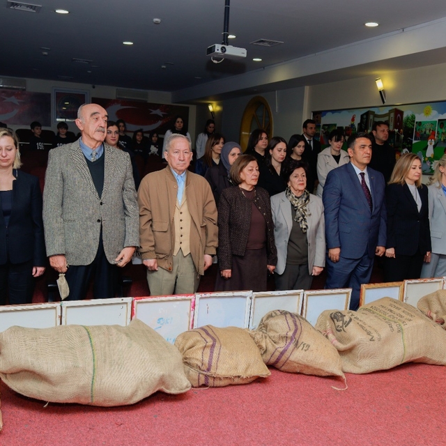 Minik GKV'lilerin 'Analar ve Vatan' Gösterisi Gururlandırdı