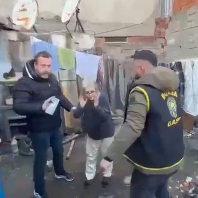 Alman anneden kaçırılan çocuk 7 yıl sonra harabe evde böyle bulundu
Anne ma...