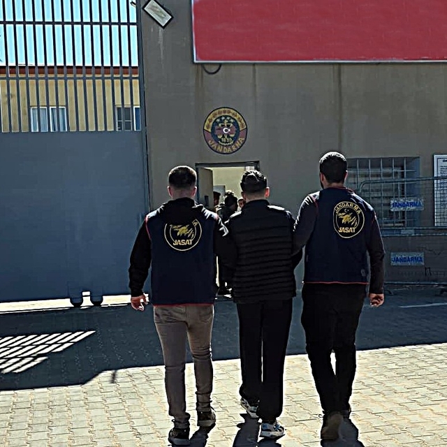 Kesinleşmiş 15 yıl cezayla aranan şahıs yakalandı