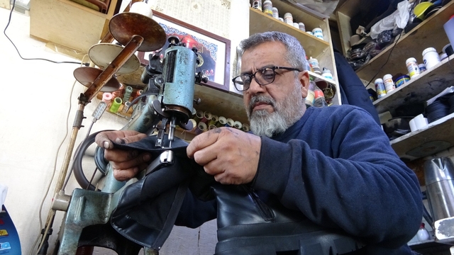 Babadan oğula ayakkabı tamirciliği