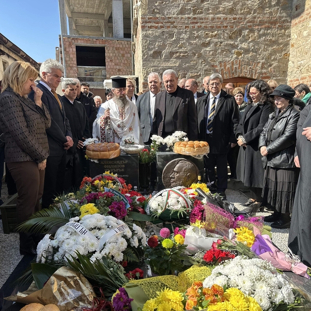 Edirne'de Sveti Georgi Kilisesi papazı Çıkırık, ölümünün 3'üncü yılında ayi...