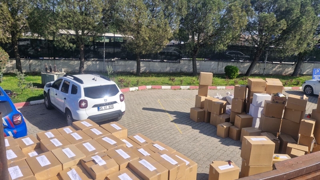 Turgutlu'da kaçak tütün operasyonu: 5 tutuklama