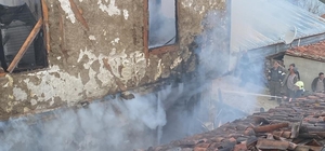 Köyde korkutan yangın: Evler ve ahırlar küle döndü