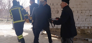 Depoda duvar çöktü; dengesini kaybedince elini makineye kaptıran Melih'in parmakları koptu