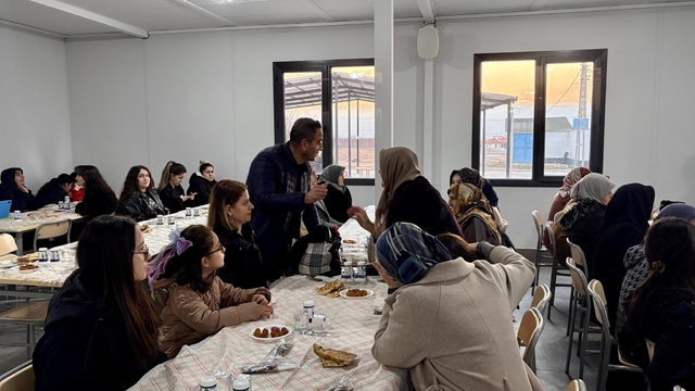 Başkanı Ulutaş, iftarda vatandaşlarla bir araya geldi