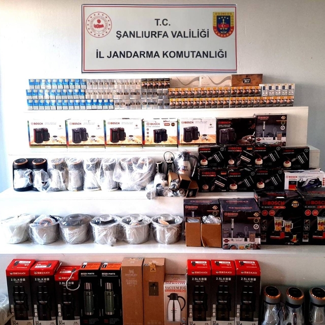 Şanlıurfa'da 5 bin 700 paket gümrük kaçağı sigara ele geçirildi