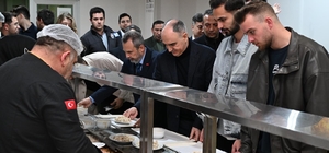 Vali Özkan Manisa CBÜ’lü öğrencilerle iftarda buluştu