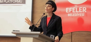 Efeler'de 'Dönüm Noktasında Cumhuriyet' konuşuldu