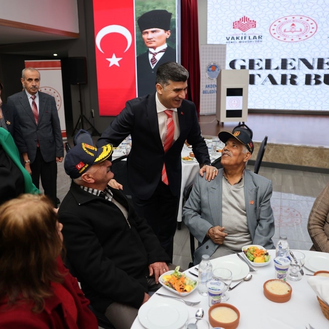 Şehit aileleri ve gaziler iftarda bir araya geldi
