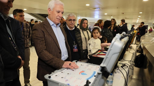 Bursa'da gençler bilimle buluştu