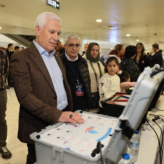 Bursa'da gençler bilimle buluştu