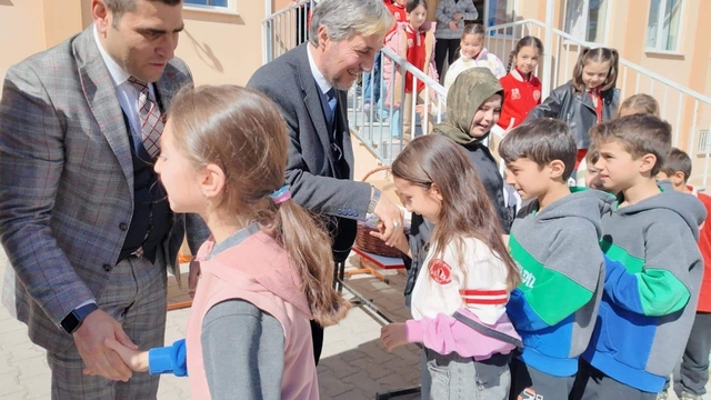 Kütahya Şehit Semih Akyıldız İlkokulu'nda bayramlaşma programı