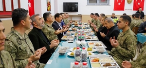 Hatay Valisi Mustafa Masatlı, Mehmetçik ve şehit aileleriyle iftar yaptı