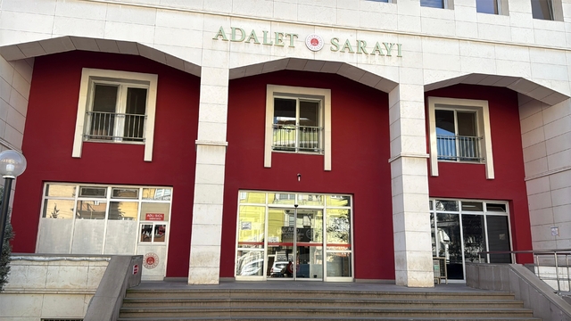 Manisa'da okulda Atatürk'e hakaret ettiği öne sürülen öğretmen tutuklandı