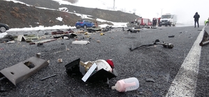 Tatvan'daki trafik kazasında ölü sayısı 3 oldu: Kazada ağır yaralanan 6 aylık bebek hastanede vefat etti