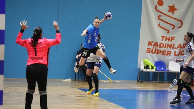 Denizin kızları nefes kesen maçta Üsküdar'ı devirdi