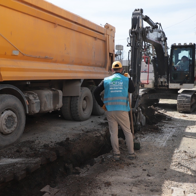 Hatay Büyükşehir Belediyesi,  Payas'ta içme suyu şebeke hattını yeniliyor