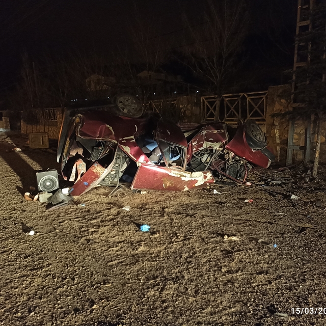 Takla atan otomobil hurdaya döndü, 2 kişi ağır yaralandı