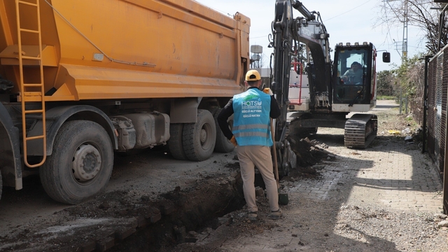 Hatay Büyükşehir Belediyesi,  Payas'ta içme suyu şebeke hattını yeniliyor