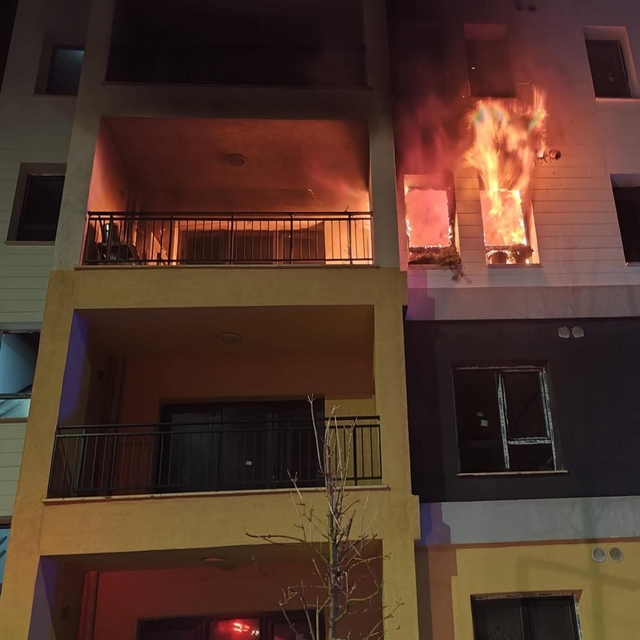 Defne'de apartman dairesinden alevler yükseldi