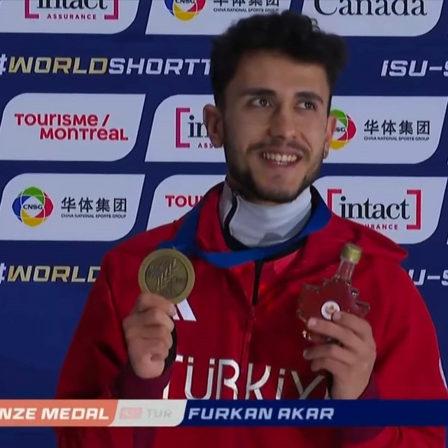 Furkan Akar'dan tarihi madalya