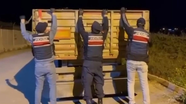 Adana'da kaçak makaron operasyonu: 1 tutuklama