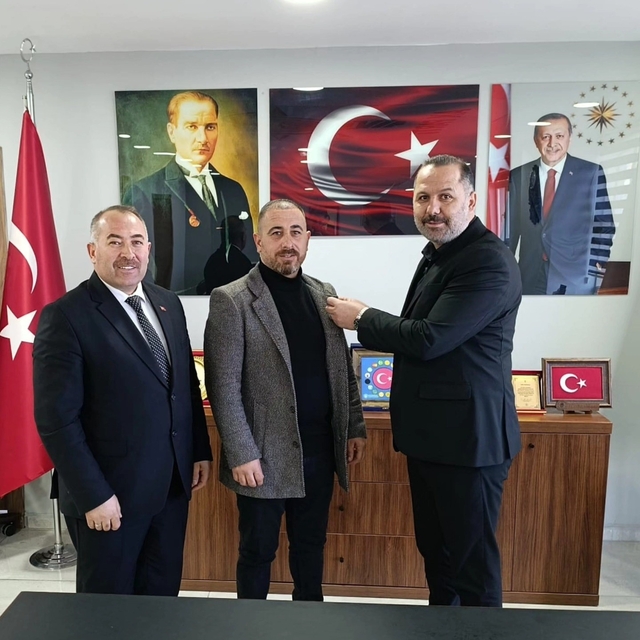 İlçe Başkanlığında istifa ederek AK Partiye katıldı