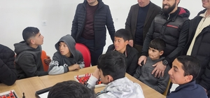 Dicle Kaymakamı Atış, gençlik kampında sporcu gençlerle buluştu