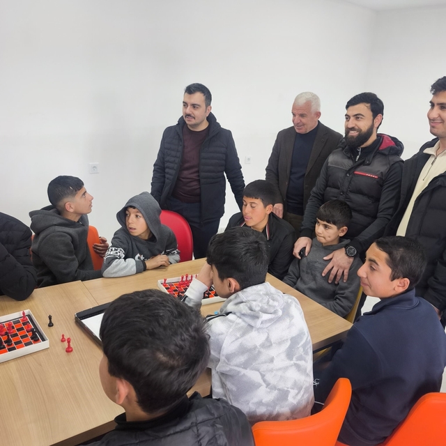 Dicle Kaymakamı Atış, gençlik kampında sporcu gençlerle buluştu