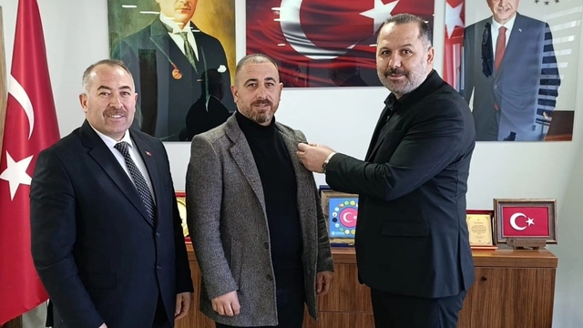 İlçe Başkanlığında istifa ederek AK Partiye katıldı