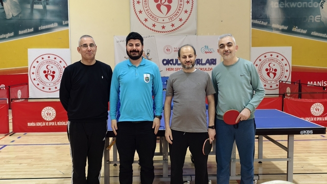Masa tenisi turnuvasında birincilik Merkezefendi'nin