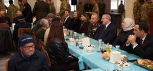 Gelibolu'da şehit aileleri, gaziler ve askerlerle iftar yapıldı