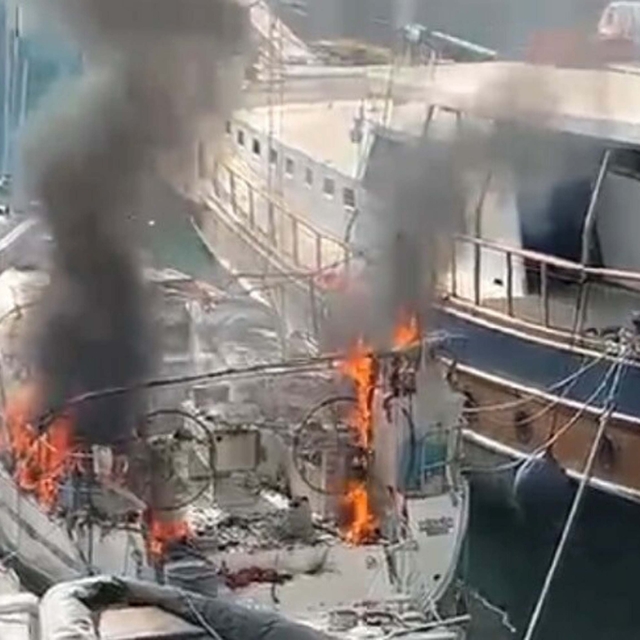 Fethiye'de yelkenli tekne yandı