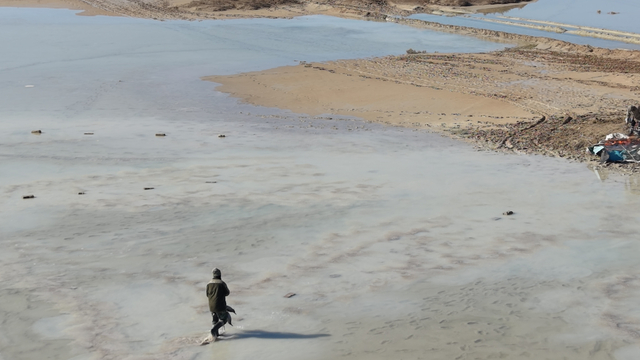 Kaçak avcılar doğa koruma ekiplerine ateş açtı, o anlar dron kamerasında