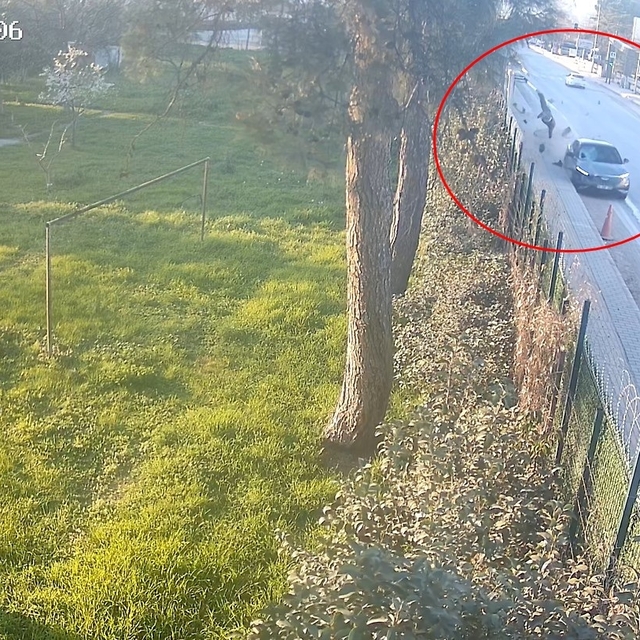 Otomobilin çarptığı bisikletlinin öldüğü kazanın görüntüleri ortaya çıktı