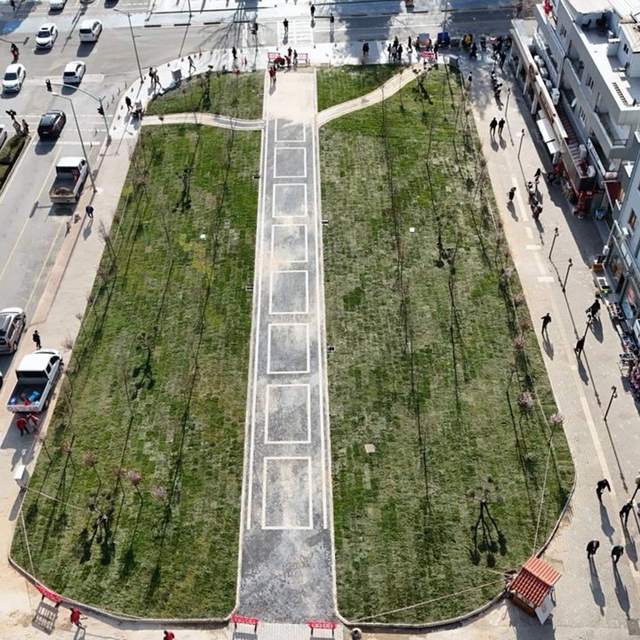 Yıkılan işhanı alanında çevre düzenlemesi tamamlandı